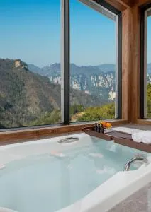 Zhangjiajie Valley Love Holiday hotel - Free pick up service - Jiawan