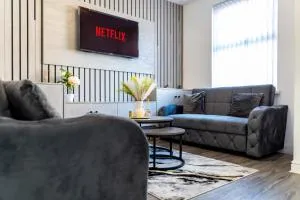 Eithad, Coop Live, Old Trafford with Free Parking - Openshaw