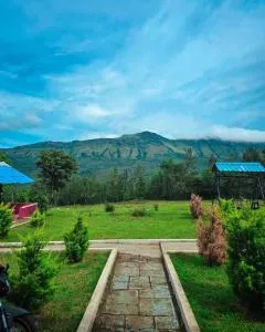 Mount Heaven - Attigundi