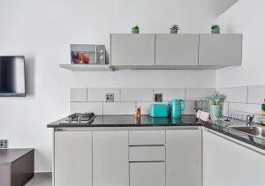 Retreat in Randburg-The Base II