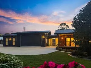 Rainbow Park Retreat - Mapleton