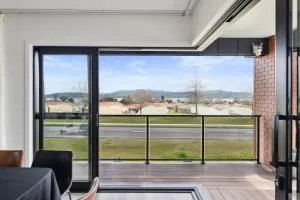 Your Home In Lake Taupo With Water and Mountain View - Waitahanui