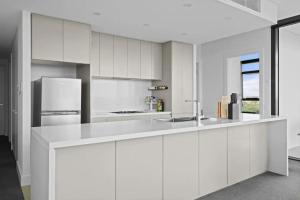 105OP Abnb-Style Spectacular Park View 2BR Apt with Free Parking