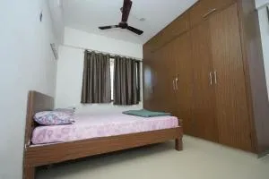 Newly Built Spacious and luxurious 4BHK apartment in Tirupati with Fully Functional Kitchen, Wifi, and Ample space for car Parking - Renigunta