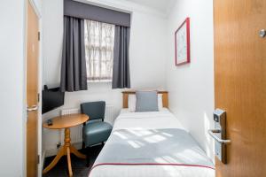 Standard Single Room room in OYO Townhouse New England Victoria