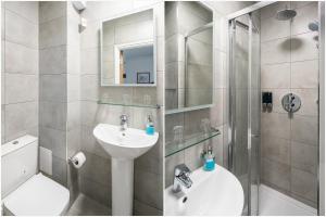 Deluxe Quadruple Room room in OYO Townhouse New England Victoria