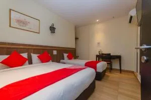 Super OYO 596 The Vintage Hotel - Kampong Parit Tengah