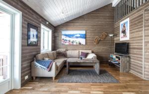 2 Bedroom Cozy Apartment In Stranda