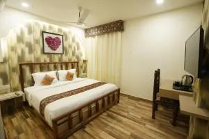 Nirvana Grand by Naavagat 100 mtr from Golden Temple - Nūruddīn