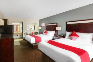 Queen Room with Two Queen Beds room in OYO Hotel Texarkana Trinity AR Hwy I-30