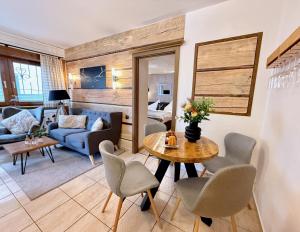 SMALL & COZY 2 Bedroom City Apartment by Belle Stay