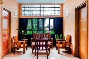 Hotel O near Universitas Pelita Harapan formerly Pelangi Guest House