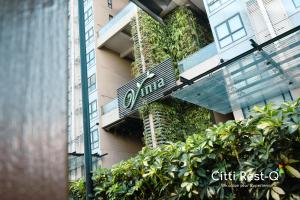Vinia QC Studio Across Trinoma with Free Fast Wi-Fi