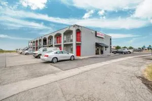 OYO Hotel San Antonio Lackland Air Force Base West - Lytle