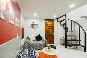 5 to Hoan Kiem lake - OLD Quarter Center - Netflix