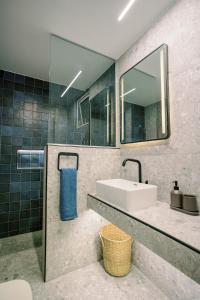 2BR Amalfi Blue Apt in Larnaca - Pool & 10Min Walk to Mackenzie Beach!