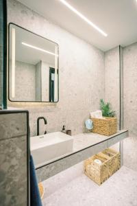 2BR Amalfi Blue Apt in Larnaca - Pool & 10Min Walk to Mackenzie Beach!