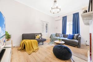 Spacious 4BR Straithfield house close 2 airport city