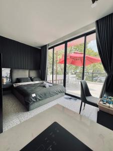 Perfect Location! City Center