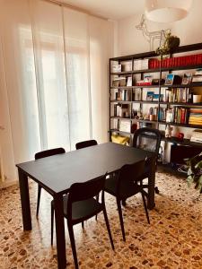 Cozy apartment in NW Milan