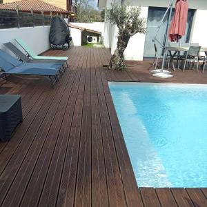 Villa familiale avec piscine chauffée calme proche du centre