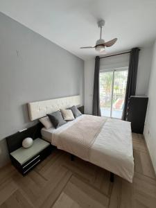 Modern apartment with a big pool and free parking