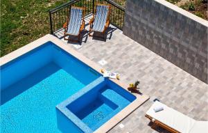 Awesome Home In Svinisce With Jacuzzi
