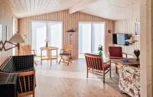 3 Bedroom Cozy Home In Løkken