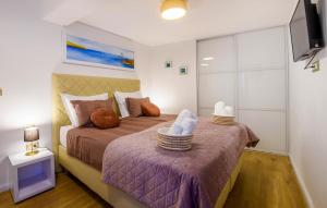 Lovely Apartment In Split With Wifi