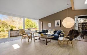 Awesome Home In Dronningmølle With Wifi