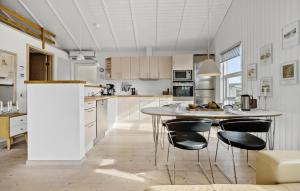 3 Bedroom Nice Home In Otterup