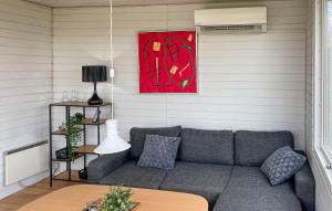 Cozy Home In Væggerløse With Wifi