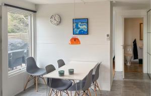 Cozy Home In Væggerløse With Wifi