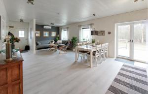 Cozy Home In Heberg With Wifi