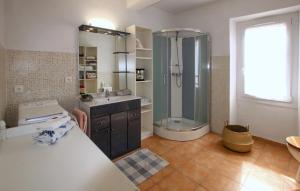 Maisons de vacances Amazing Home In Lagnes : photos des chambres