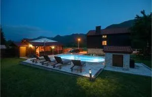 Stunning Home In Gospic - Kaniža