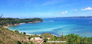 Secret Garden Surf Resort, walk to waves