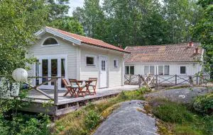 4 Bedroom Cozy Home In Lysekil - Väjern