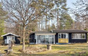 Beautiful Home In Vägla With Wifi