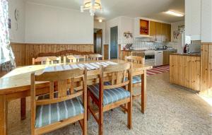 Amazing Home In Mjöbäck