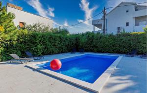 Amazing Home In Kastel Stafilic 