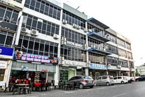 OYO 44054 Holiday Mansion Inn - Sarikei