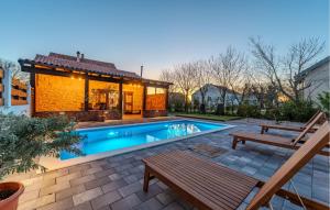 Beautiful Home In Skabrnja