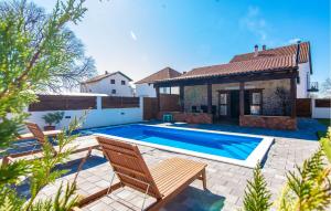 Beautiful Home In Skabrnja