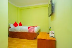OYO 589 Hotel Trimurti - Thimi