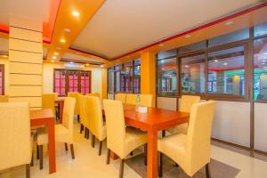 OYO 589 Hotel Trimurti