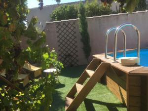 B&B / Chambres d'hotes Tramontane chambre salon et piscine : photos des chambres