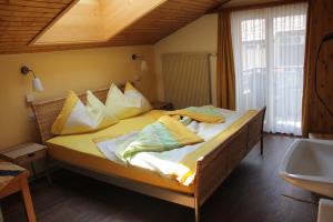 Family Room (2 Adults + 3 Children) room in Pension Heino