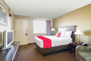 Queen Room room in OYO Hotel Eloy Casa Grande near I-10
