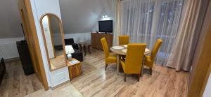 Cudowny Zakątek z Ogrodem i Basenem